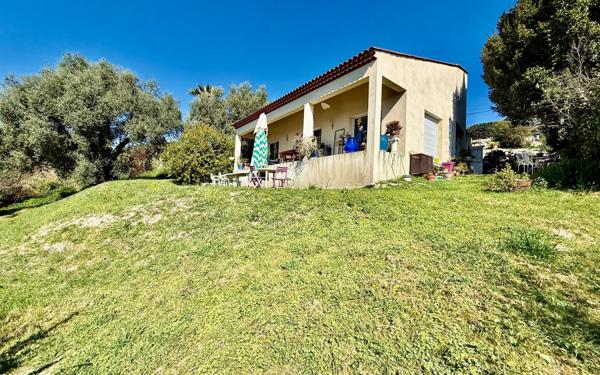 Maison à vendre    4 pièces • 134,96 m2 Vence