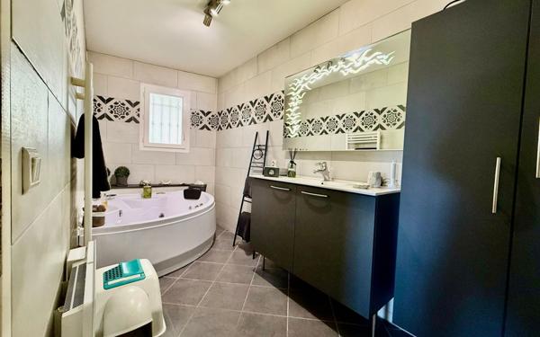 Maison à vendre    4 pièces • 134,96 m2 Vence