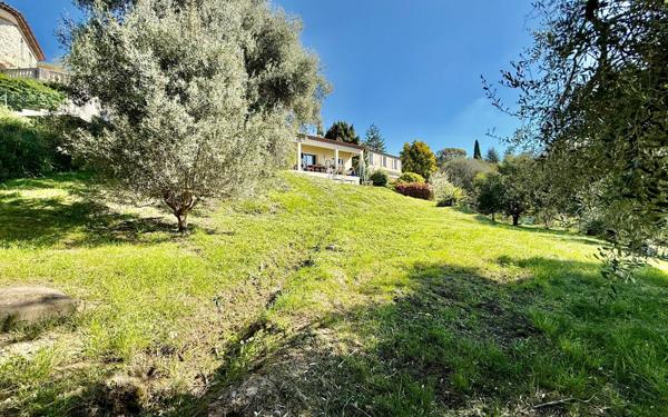 Maison à vendre    4 pièces • 134,96 m2 Vence