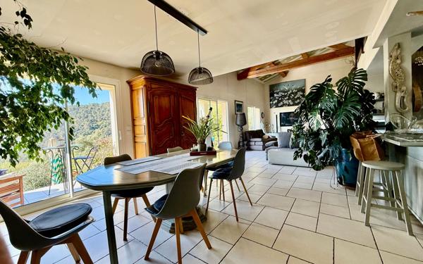 Maison à vendre    4 pièces • 134,96 m2 Vence