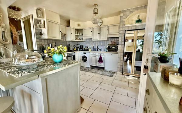 Maison à vendre    4 pièces • 134,96 m2 Vence