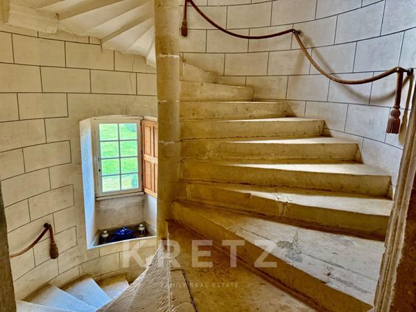 Manoir des XVI-XVIIIe siècles inscrit MH rénové, dépendances et parc 3.7ha