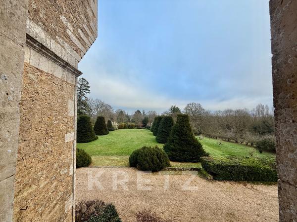 Manoir des XVI-XVIIIe siècles inscrit MH rénové, dépendances et parc 3.7ha