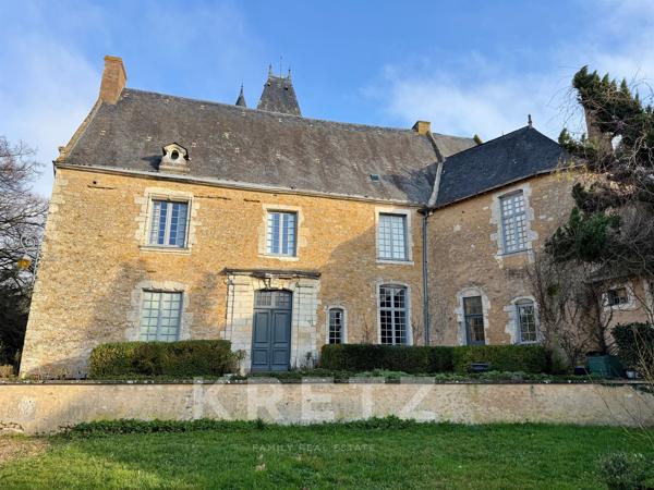 Manoir des XVI-XVIIIe siècles inscrit MH rénové, dépendances et parc 3.7ha