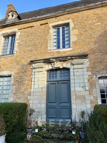 Manoir des XVI-XVIIIe siècles inscrit MH rénové, dépendances et parc 3.7ha