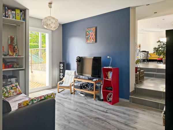 Aubenas (07200) Belle Villa Contemporaine avec Piscine…