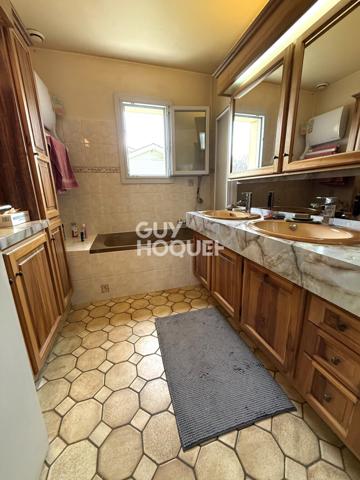 MAISON À VENDRE DE 6 PIÈCES DE 144,16 M²
