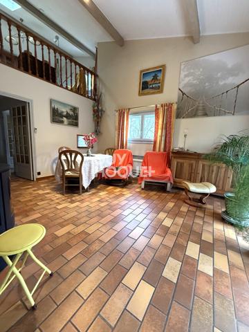 MAISON À VENDRE DE 6 PIÈCES DE 144,16 M²