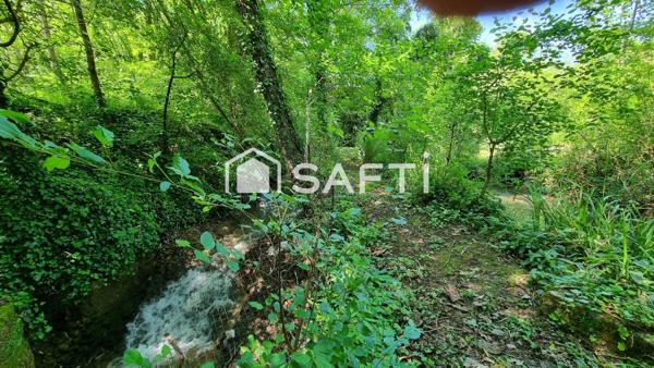 Charme d’antan, grand volume, potentiel pour activité artisanale ou mécanique