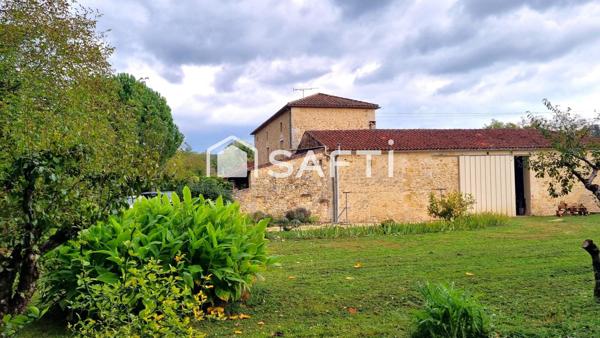 Charme d’antan, grand volume, potentiel pour activité artisanale ou mécanique