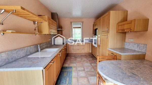 Charme d’antan, grand volume, potentiel pour activité artisanale ou mécanique