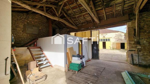 Charme d’antan, grand volume, potentiel pour activité artisanale ou mécanique