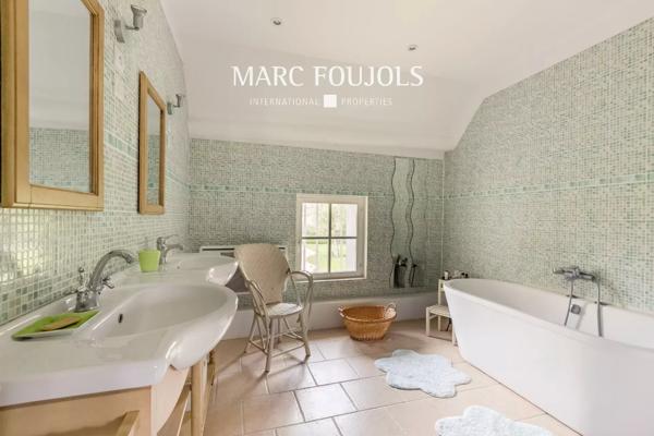 Corps de ferme à proximité de Nanteuil le Haudouin