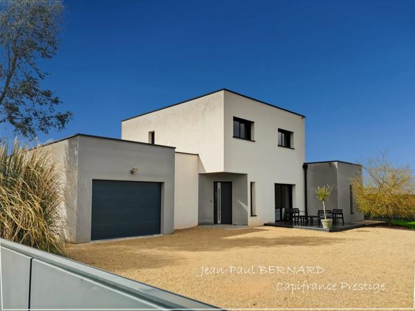 Saint-Cyr (71), à vendre maison contemporaine P6 de 130 m² - Terrain de 961m²