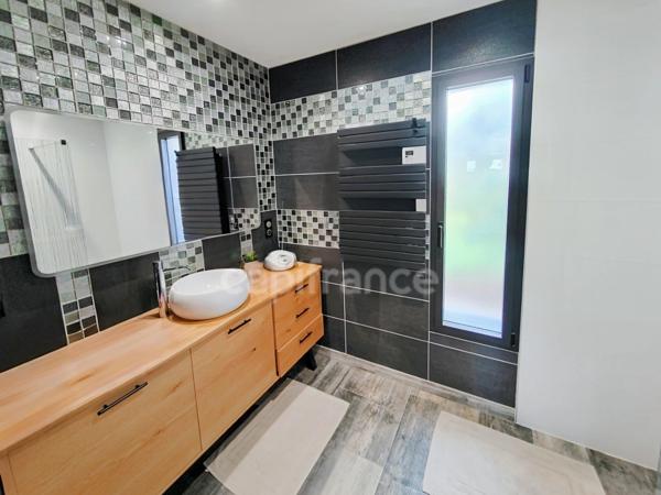 Saint-Cyr (71), à vendre maison contemporaine P6 de 130 m² - Terrain de 961m²