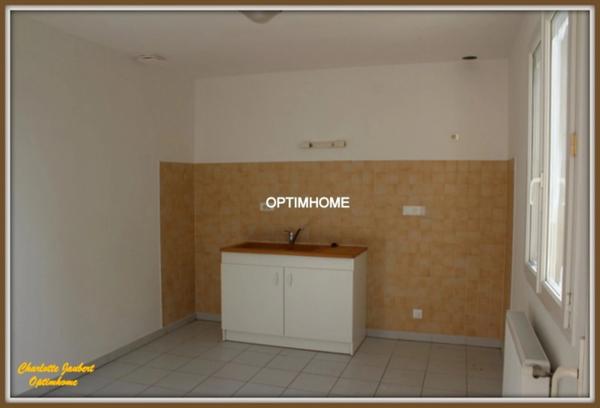 Maison à vendre 3 pièces Proche de MONTMOREAU SAINT CYBARD (16)