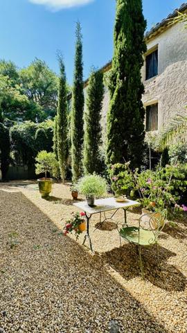 Sommières (30250) OFF MARKET - Mas historique 490 m2 à rénover - A 10' de SOMMIERES - 30250