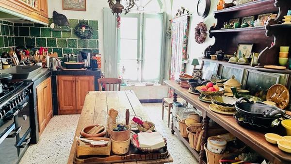 Sommières (30250) OFF MARKET - Mas historique 490 m2 à rénover - A 10' de SOMMIERES - 30250