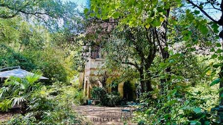 Sommières (30250) OFF MARKET - Mas historique 490 m2 à rénover - A 10' de SOMMIERES - 30250