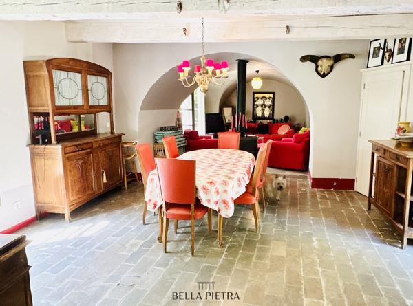 Sommières (30250) OFF MARKET - Mas historique 490 m2 à rénover - A 10' de SOMMIERES - 30250