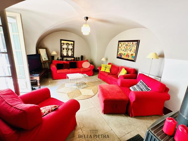 Sommières (30250) OFF MARKET - Mas historique 490 m2 à rénover - A 10' de SOMMIERES - 30250