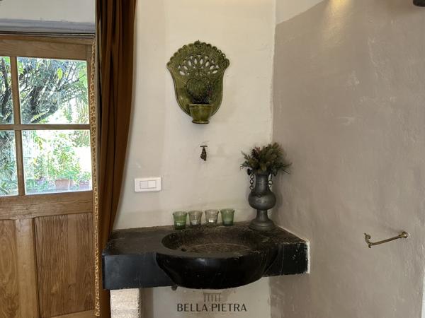 Sommières (30250) OFF MARKET - Mas historique 490 m2 à rénover - A 10' de SOMMIERES - 30250