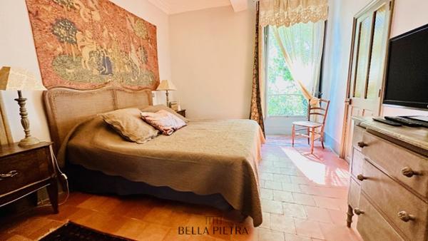 Sommières (30250) OFF MARKET - Mas historique 490 m2 à rénover - A 10' de SOMMIERES - 30250