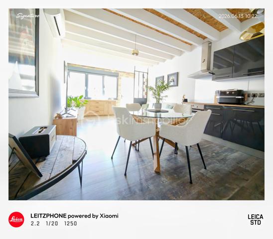 💎 Coup de cœur unique : Esprit "Petite Maison" en Duplex – Entièrement Clé en Main !

Découvrez ce magnifique appartement en duplex de 65,21 m², configuré comme une maison individuelle avec son entrée indépendante en rez-de-chaussée. Situé au sein d'une petite copropriété intimiste et bénévole de seulement 3 propriétaires, ce bien rare offre le calme absolu d'une rue paisible tout en étant connecté à toutes les commodités.
Construit en 2018 (encore sous garantie décennale), cet appartement est entièrement neuf et présente des prestations énergétiques et technologiques exceptionnelles.

🛋️ Une formule "Prêt à vivre" : Vous n'avez plus qu'à poser vos valises !
Vendu entièrement meublé et équipé, tout ce que vous découvrez sur les photos reste à votre disposition. Une opportunité rare avec des équipements haut de gamme :
Salon / Séjour : Canapé, table, 4 fauteuils, meuble TV, une télévision, meubles divers, lustres, rideaux, tringles et cadres de décoration.
Cuisine d'expert sur-mesure : Four, plaque à induction, hotte, lave-vaisselle, réfrigérateur combiné, micro-ondes et même un Air Fryer !
Côté nuit : 2 superbes chambres. La première de 12,38 m² avec un grand dressing, et la seconde de 14,85 m² équipée de deux grands dressings (literies complètes incluses ainsi que le bureau , la télévision et l'ensemble du mobilier et de la décoration ).
Espace modulable : Une pièce supplémentaire, actuellement aménagée en dressing, idéale pour vos besoins en télétravail (bureau).
Salle d'eau moderne : Douche contemporaine avec miroir connecté anti-buée.
Espace buanderie optimisé : Machine à laver récente et ballon d'eau chaude de 300 litres (installé il y a 3 ans).

🌿 Confort haut de gamme & Éco-responsabilité
Vivez dans un confort absolu tout en maîtrisant vos dépenses. Vu l'isolation de l'appartement , la facture d'électricité globale pour un couple est de seulement 49,00 € par mois !
Climatisation réversible (chaud/froid) pour une température idéale en toute saison.
Menuiseries haut de gamme en alu gris anthracite, oscillo-battantes et équipées de vitrages anti-UV.
Copropriété ultra-économique : Pas de frais de ménage liés aux parties communes. L'éclairage extérieur et le portail électrique sont entièrement gérés par des panneaux photovoltaïques.
Charges de copropriété dérisoires : Uniquement 148,66 € par AN (assurance du bâtiment).
Taxe foncière : 1 170 €.

🚗 Extérieur & Stationnement
Le bien dispose d'une place de parking privée en aérien, sécurisée par le portail électrique, avec la possibilité d'installer une borne de recharge pour votre véhicule électrique ou hybride.

📍 Une situation géographique idéale
Transports : Tramway à seulement 5 minutes à pied.
Commerces de proximité : Boulangerie, pharmacie et Carrefour Market à 2 minutes à pied.
Grandes surfaces : Centre commercial Leclerc Saint-Brice-Courcelles à 5 minutes en voiture.

🎯 Le verdict de l'expert
Que ce soit pour votre résidence principale ou pour un investissement locatif à forte rentabilité (idéal pour un projet Airbnb / meublé de tourisme grâce à son emplacement et ses prestations clés en main), ce duplex est une opportunité rare sur le marché.

Une visite s'impose pour confirmer le coup de cœur !