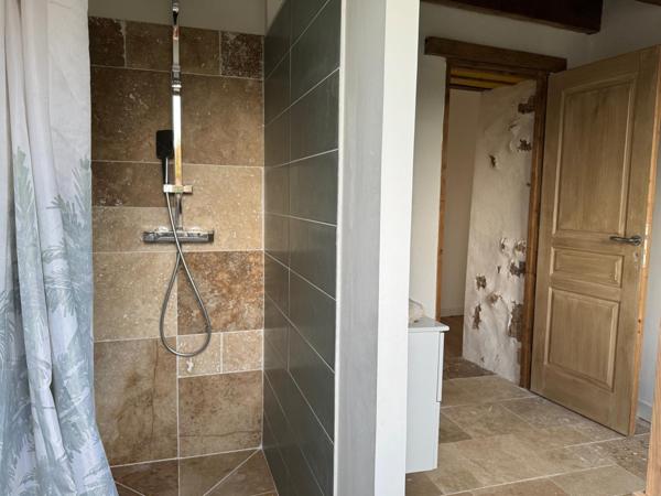 Longère rénovée ( de moins de 2 ans ), environnement naturel