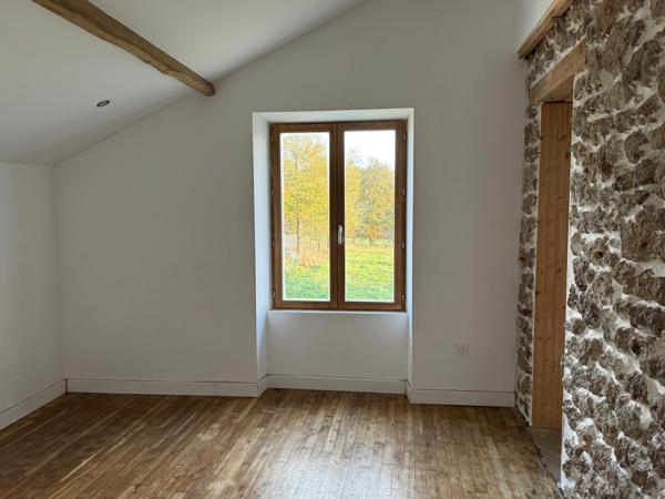 Longère rénovée ( de moins de 2 ans ), environnement naturel