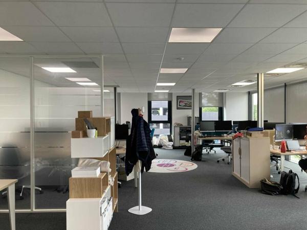 A LOUER BUREAUX - MERIGNAC