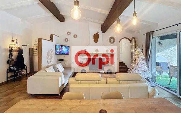 Maison à vendre    5 pièces •  Figari