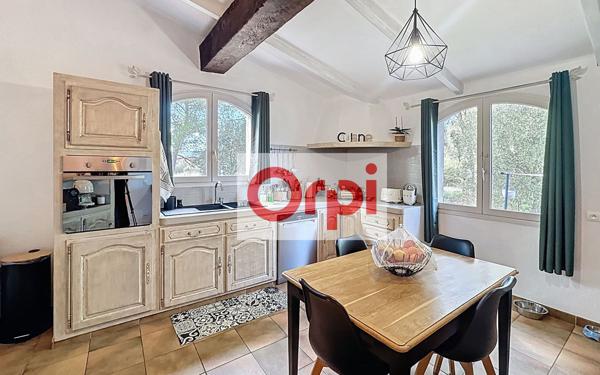 Maison à vendre    5 pièces •  Figari