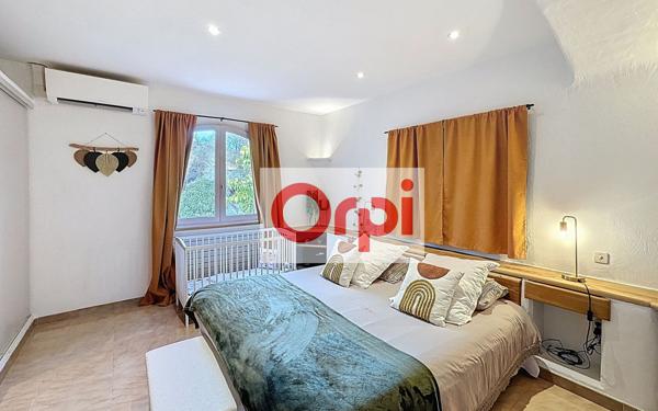 Maison à vendre    5 pièces •  Figari