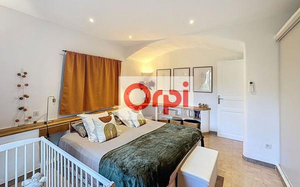 Maison à vendre    5 pièces •  Figari