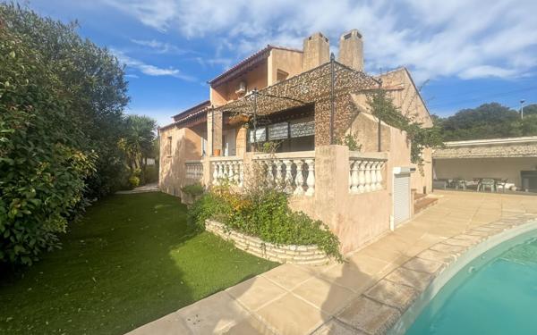 Maison à vendre    5 pièces •  Martigues