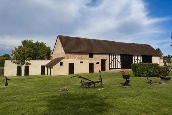 Maison de campagne à CHAUMONT SUR THARONNE (41600)