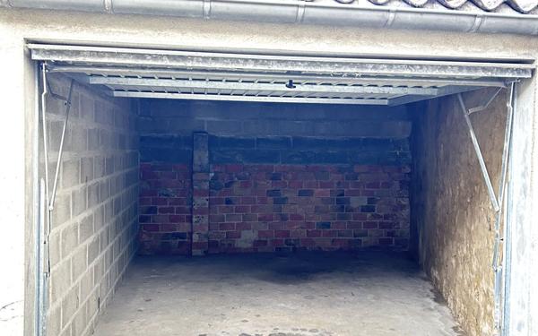 Stationnement à louer    16,50 m2 Alençon