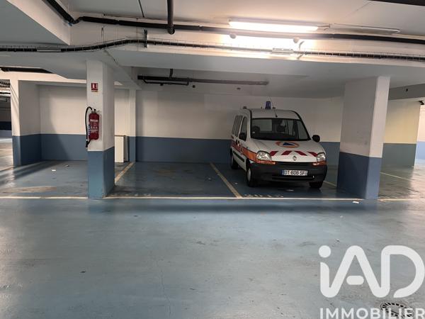 Parking à vendre 12 m² Suresnes