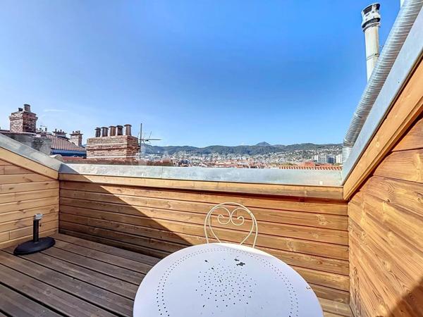 Location                                                      Appartement
                        
                     3 pièces                      64 m2                     à Clermont-Ferrand