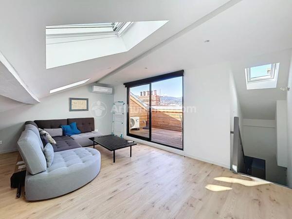 Location                                                      Appartement
                        
                     3 pièces                      64 m2                     à Clermont-Ferrand