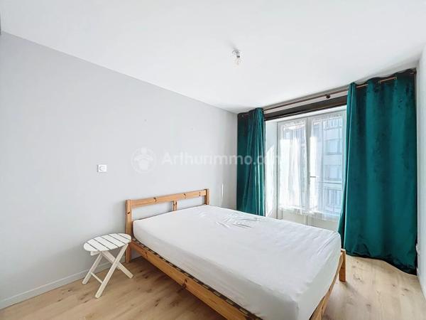 Location                                                      Appartement
                        
                     3 pièces                      64 m2                     à Clermont-Ferrand