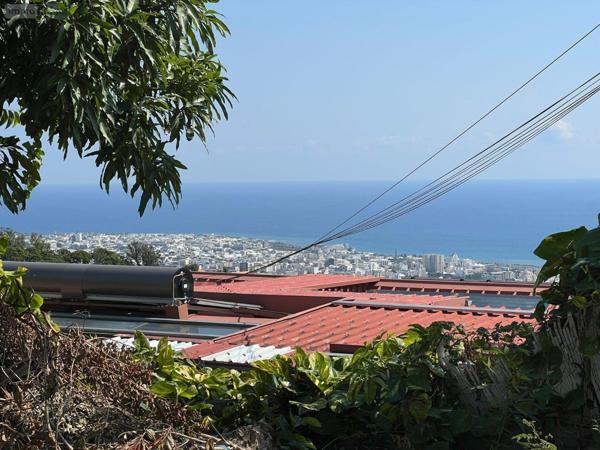 Maison à vendre à Sainte-Clotilde à la Réunion (97490), ref : 97405/194