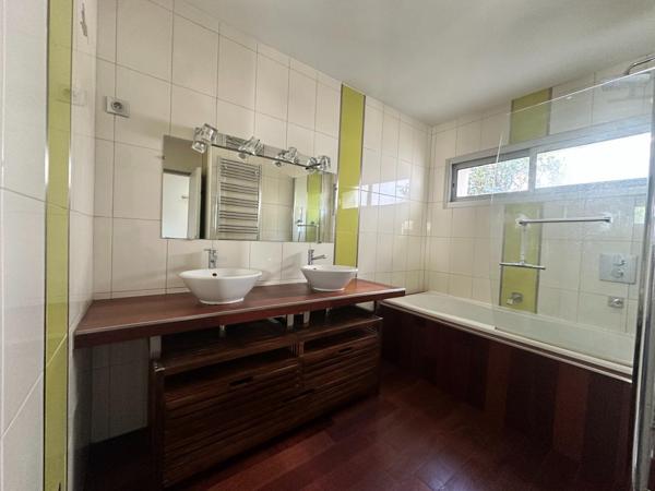 Maison d'Architecte de 1975 avec jardin de 700m²