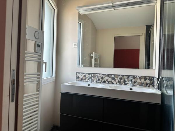 Maison d'Architecte de 1975 avec jardin de 700m²