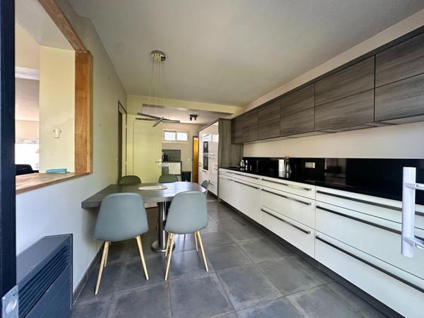 Maison d'Architecte de 1975 avec jardin de 700m²