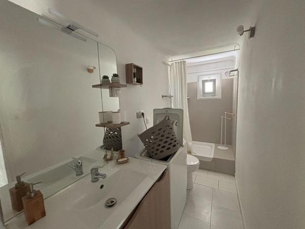 Villa provençale avec appartement indépendant et piscine . Flayosc 8 pièce(s)