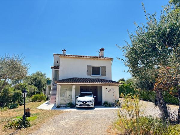 Villa provençale avec appartement indépendant et piscine . Flayosc 8 pièce(s)