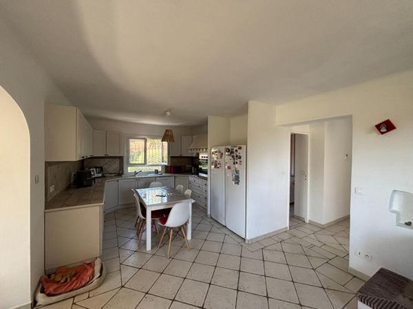 Villa provençale avec appartement indépendant et piscine . Flayosc 8 pièce(s)