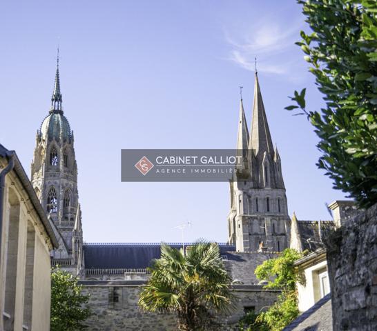 APPARTEMENT RARE À LA VENTE HYPER CENTRE DE BAYEUX AVEC UNE VUE SUR LA CATHÉDRALE VENDU